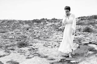 Angelina Jolie feet photo thumbnail