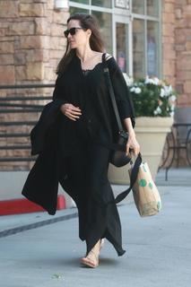 Angelina Jolie feet photo thumbnail