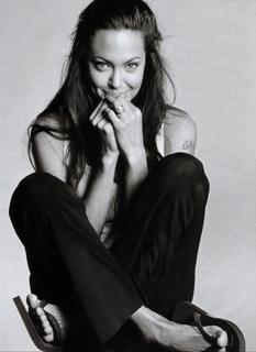 Angelina Jolie feet photo thumbnail