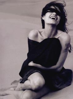 Angelina Jolie feet photo thumbnail