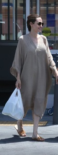 Angelina Jolie feet photo thumbnail