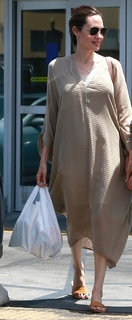 Angelina Jolie feet photo thumbnail