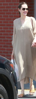Angelina Jolie feet photo thumbnail