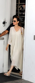 Angelina Jolie feet photo thumbnail