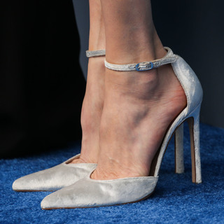 Angelina Jolie feet photo thumbnail