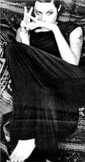 Angelina Jolie feet photo thumbnail