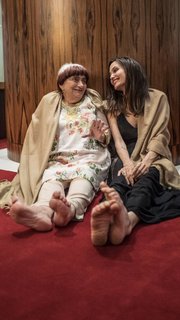 Angelina Jolie feet photo thumbnail