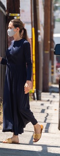 Angelina Jolie feet photo thumbnail