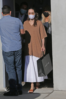 Angelina Jolie feet photo thumbnail