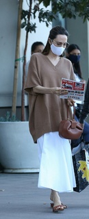 Angelina Jolie feet photo thumbnail