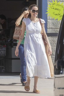 Angelina Jolie feet photo thumbnail