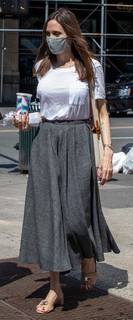 Angelina Jolie feet photo thumbnail
