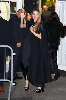Angelina Jolie feet photo thumbnail