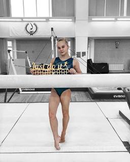 Angelina Melnikova feet photo 4