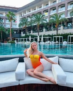 Angelina Melnikova feet photo 7