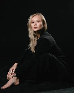 Angelina Melnikova feet photo 2
