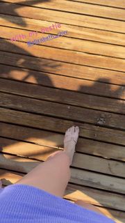 Angelina Michelle feet photo 2