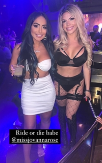 Angelina Pivarnick feet photo thumbnail