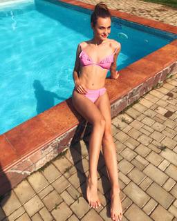 Angelina Strechina feet photo thumbnail