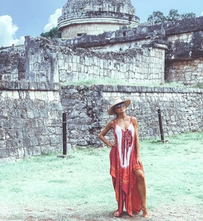 Angelique Boyer feet photo thumbnail