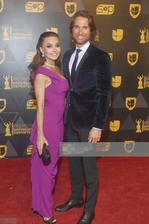 Angelique Boyer feet photo thumbnail