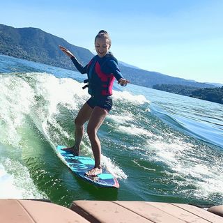 Angelique Boyer feet photo thumbnail