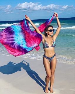 Angelique Boyer feet photo thumbnail