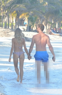 Angelique Boyer feet photo thumbnail
