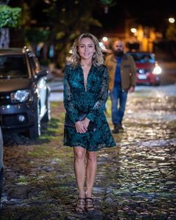 Angelique Boyer feet photo thumbnail