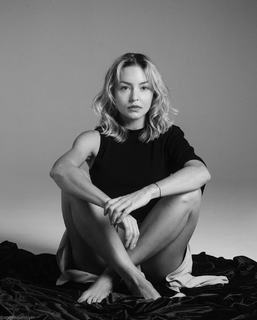 Angelique Boyer feet photo thumbnail