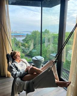 Angelique Boyer feet photo thumbnail