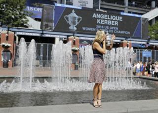 Angelique Kerber feet photo thumbnail