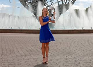 Angelique Kerber feet photo thumbnail