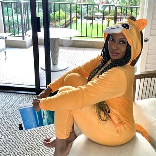 Angell Conwell feet photo 5