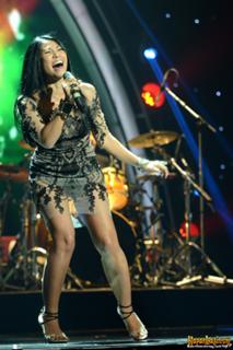 Anggun feet photo 5