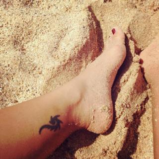 Anggun feet photo 3
