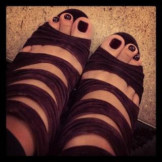 Anggun feet photo 9