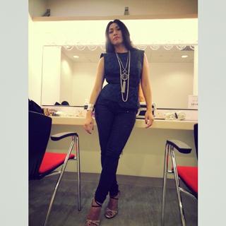 Anggun feet photo 8