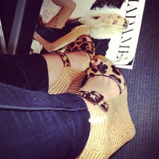 Anggun feet photo 20