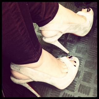 Anggun feet photo 18