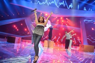 Anggun feet photo 14