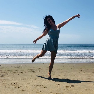 Angie Cepeda feet photo 3
