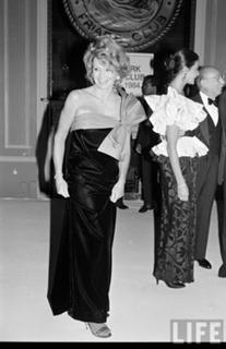 Angie Dickinson feet photo thumbnail