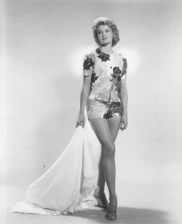 Angie Dickinson feet photo thumbnail