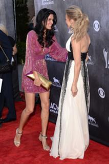 Angie Harmon feet photo thumbnail