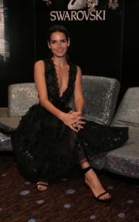 Angie Harmon feet photo thumbnail
