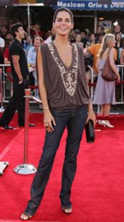 Angie Harmon feet photo thumbnail