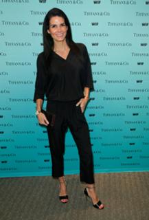 Angie Harmon feet photo thumbnail