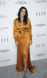 Angie Harmon feet photo thumbnail