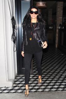 Angie Harmon feet photo thumbnail